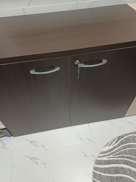 Шкаф новый офисный