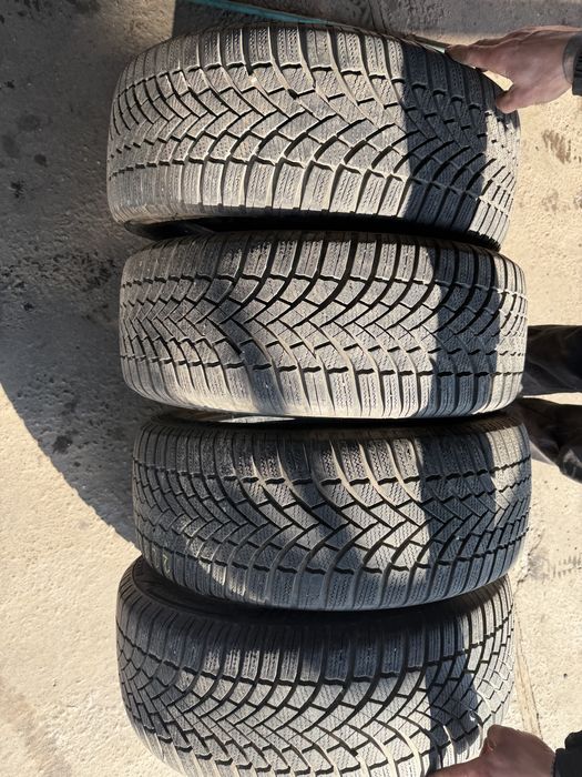 225/55 r17 Bridgestone de iarna aproape noi -250 lei buc