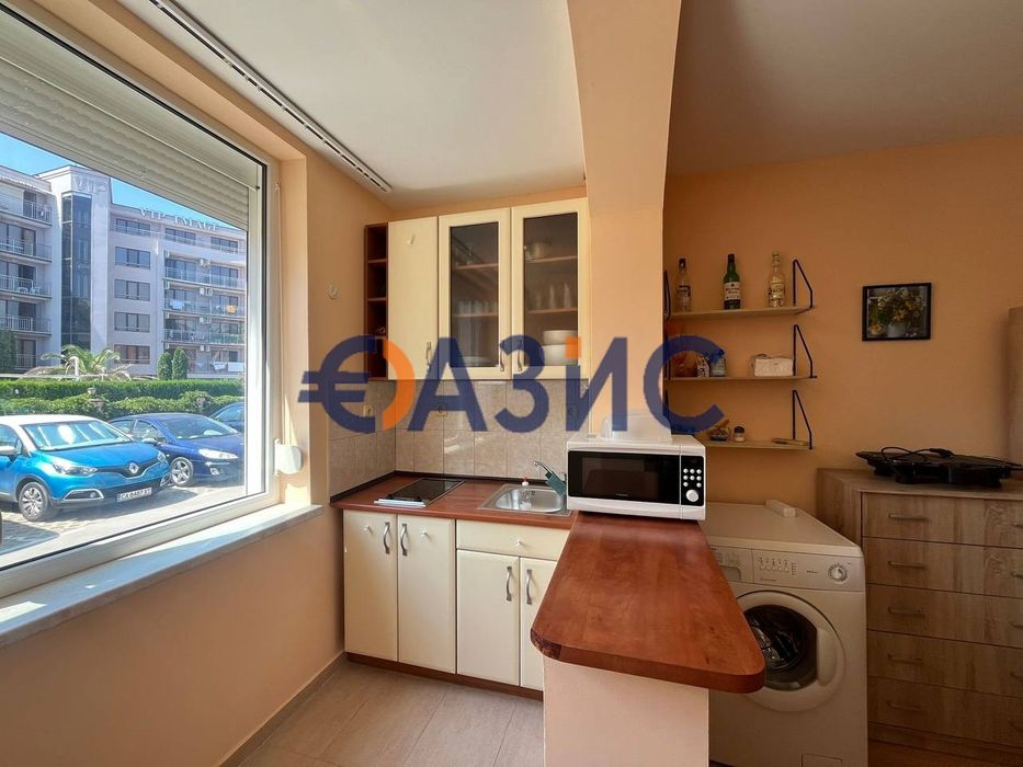 Продава се Двустаен апартамент в к.к. Слънчев бряг - 61 кв.м за 1214 €/кв.м - Снимка #4