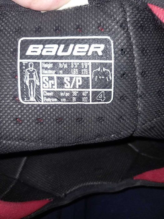 Продам нагрудник хоккейного игрока марки Bauer NSX, размер SR S