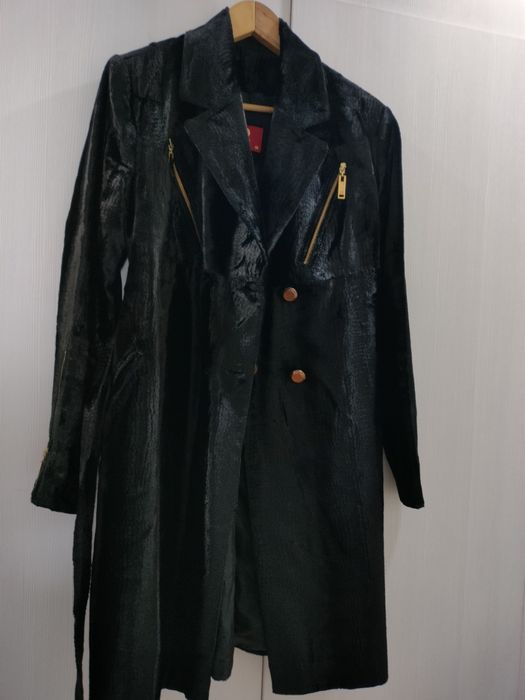 Продам пальто демисезонное б/у но отличном состоянии