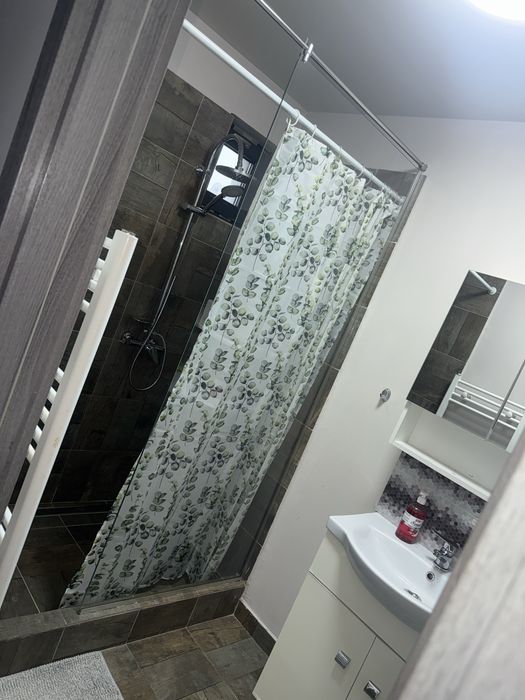 inchiriez garsoniera regim