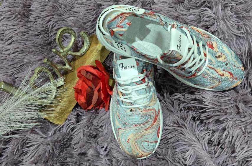 Маратонки с цветен арт дизайн I Rose Whisper