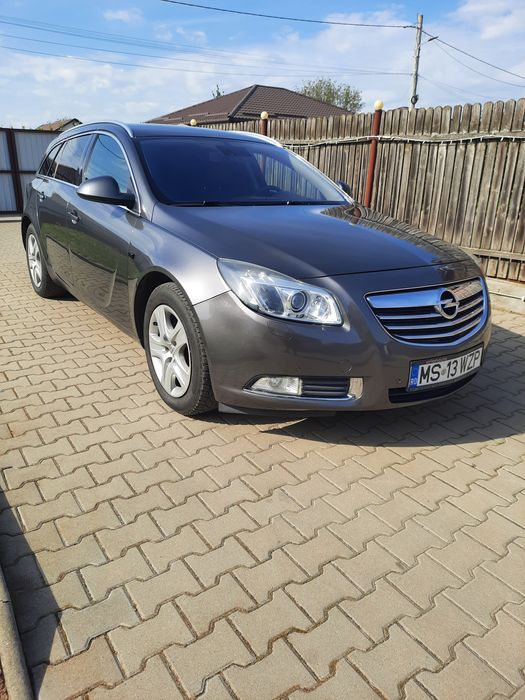 Vând   Opel  insignia