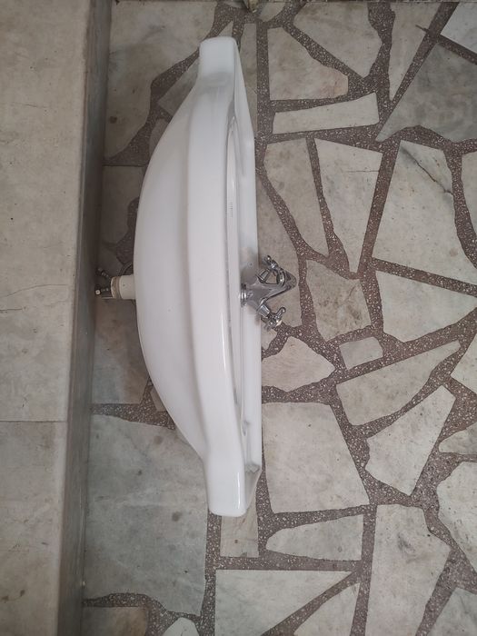 Мивка за баня и смесител