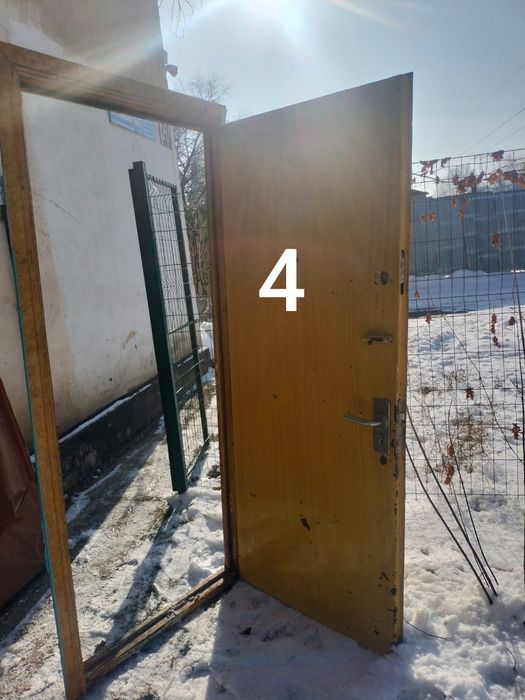 Продам 4 двери б/у ,ЧИТАТЬ ОПИСАНИЕ