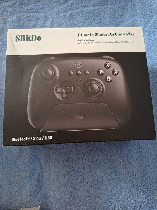 VAND 8BitDo Ultimate Bluetooth Controller.