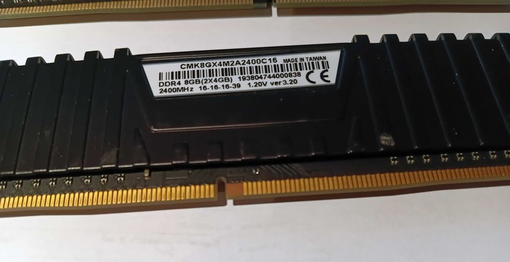 16 gb ddr4 corsair vengeance second hand si noi de vanzare