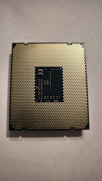 Intel Xeon E5-2620 v3