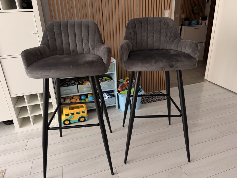 2 броя бар стола