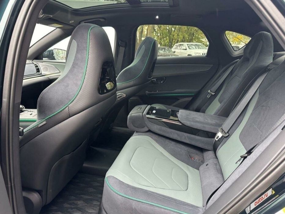 BYD HAN Business class sedan: Premium transfers, excursions and travel