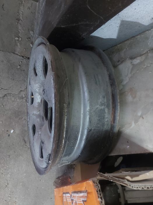 Продам 2 диска на Hilux