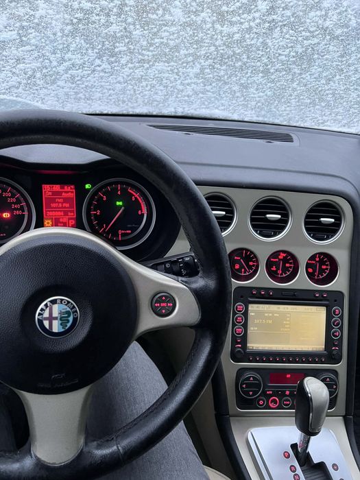 Vând Alfa Romeo 159