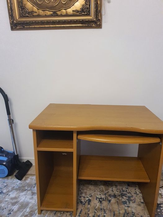 Продам стол компьютер.