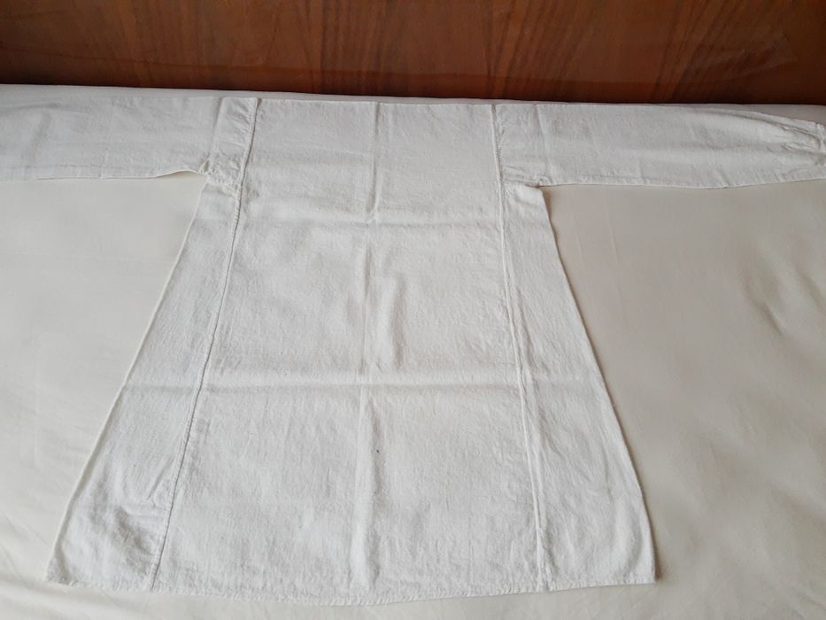 Мъжка бяла долна риза, подходяща за народна носия