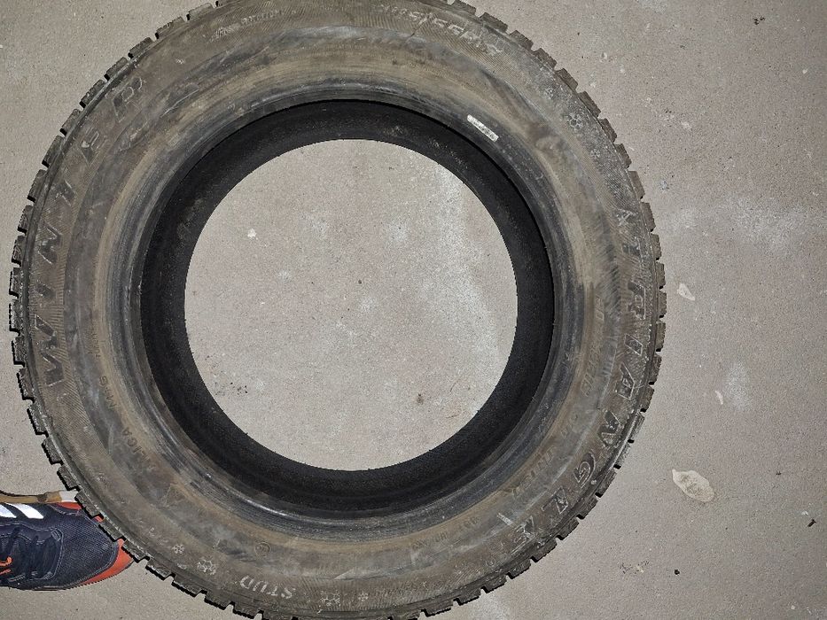 Продам зимние шины R16