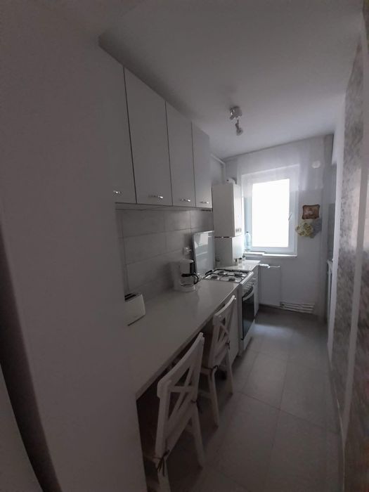 Proprietar,închiriez apartament 2 camere,etaj 3,zona Carpați Deva