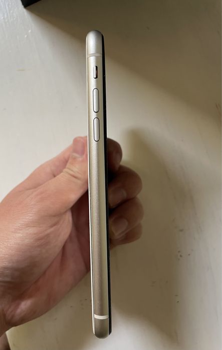 Iphone.       11