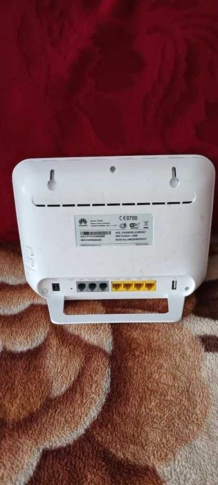 Vând router HUAWEI HG 658,