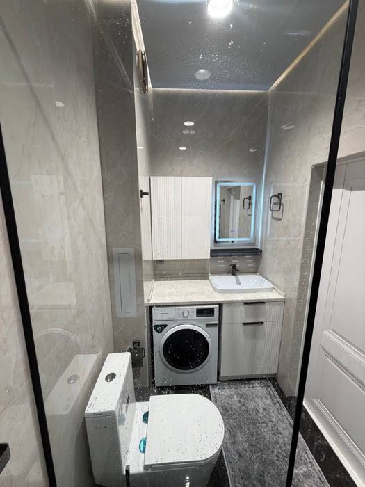 Полностью заселённый  Большой охран.двор  Удобный заезд/паркинг