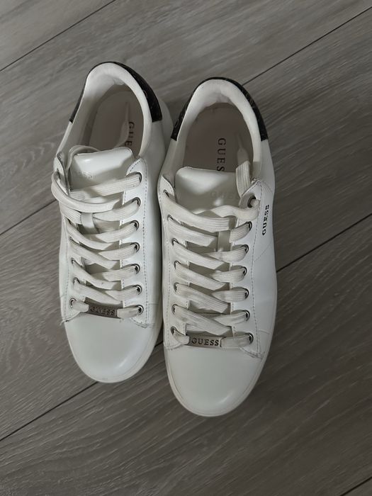 Pantofi GUESS Vibo 41