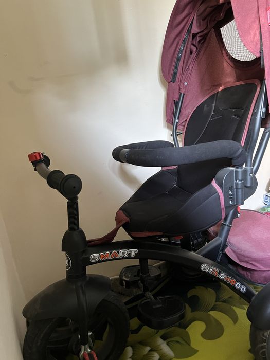 Продам детский велосипед с ручкой