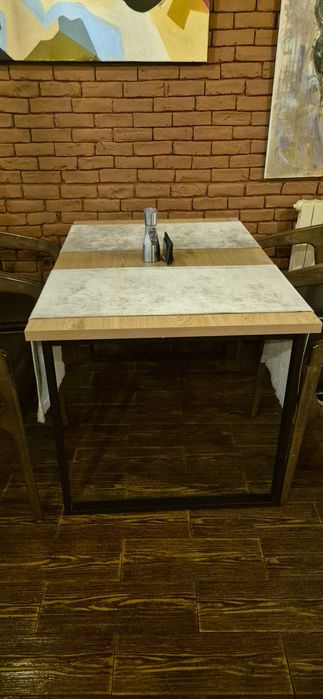 Vand mese 4 persoane