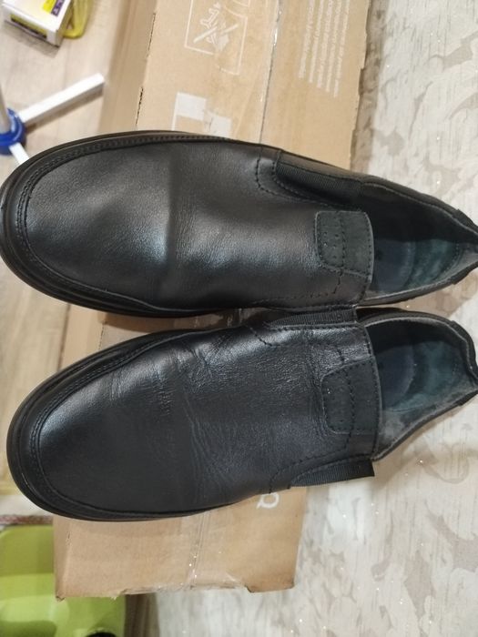 Продам мужскую обувь