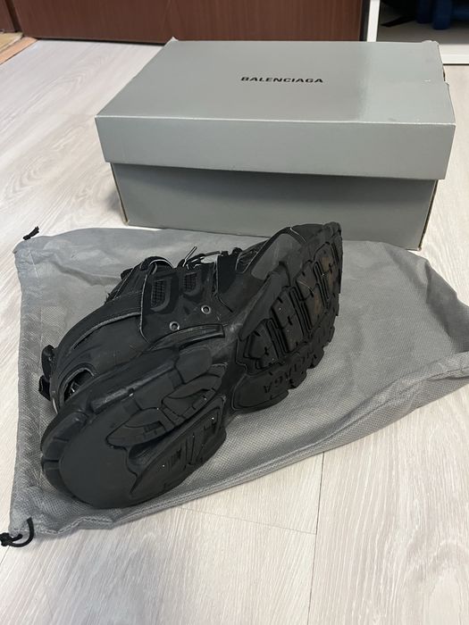Balenciaga track