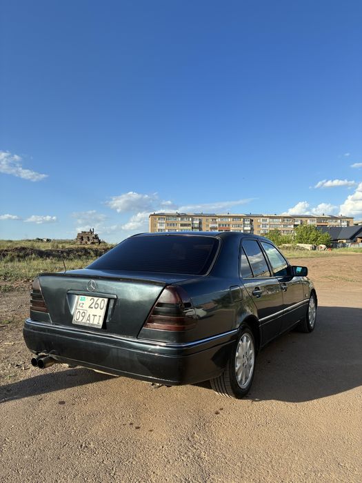Mercedes-Benz W202