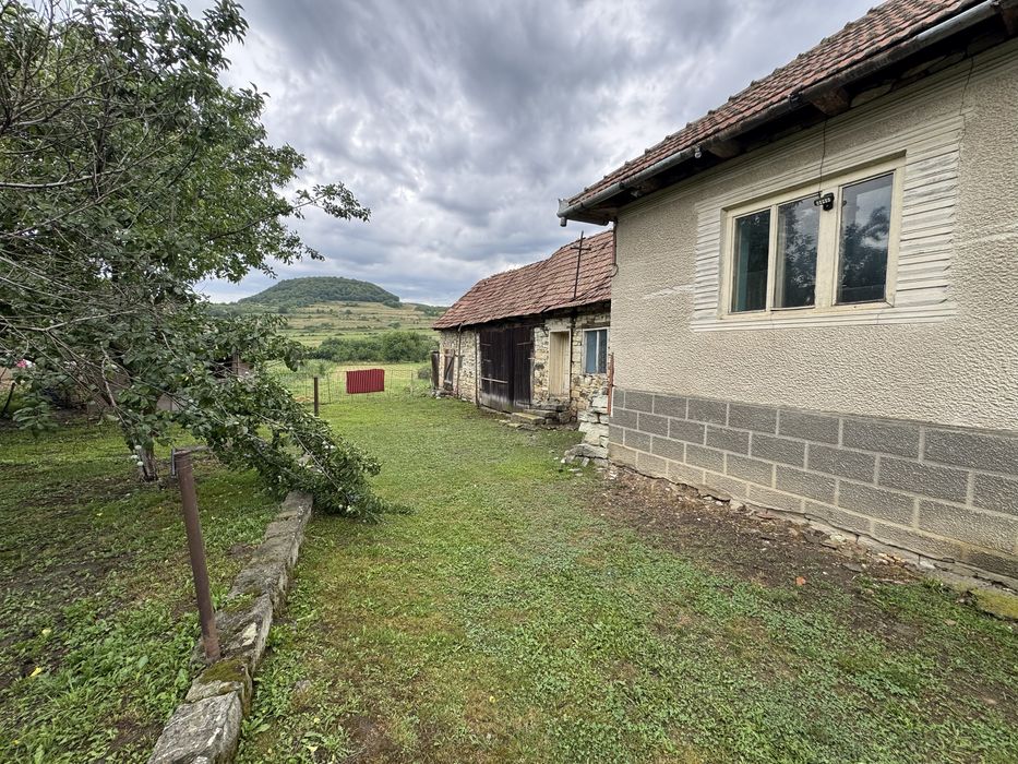 Casa  Cornesti  4.130 mp, centrul comunei Cornesti, Cluj