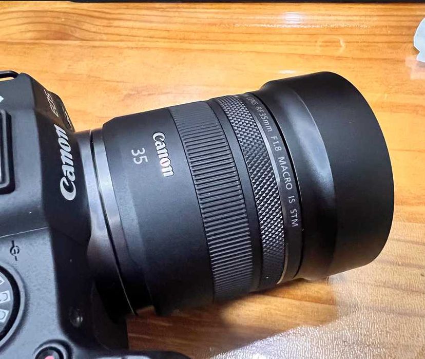 Obiectiv Canon RF 35mm f1.8