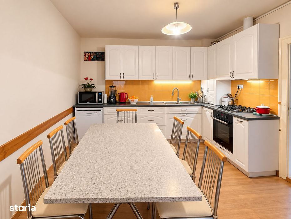 Casa individuala, 5 camere, 2 bai, 160 mp, zona Dambul Rotund