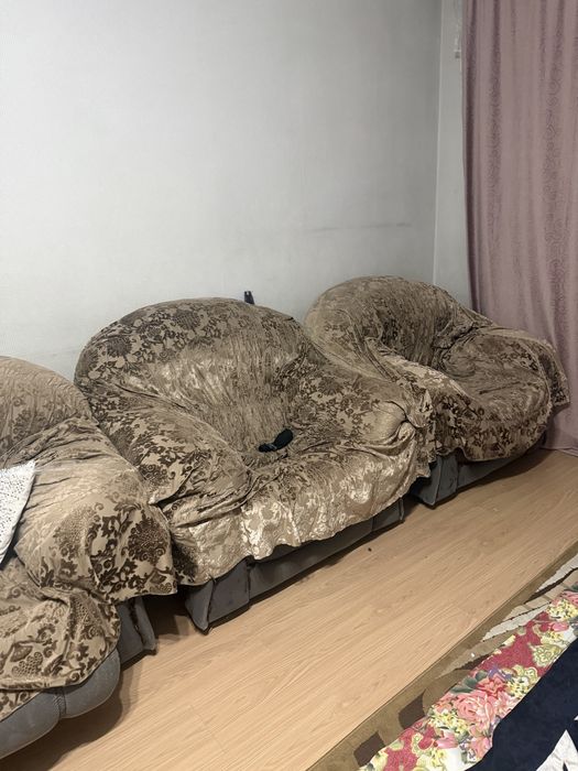 Отдам даром диван и кресло