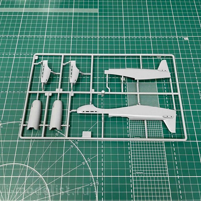 Сборная модель самолета Як-9Д (Звезда, 1/48)