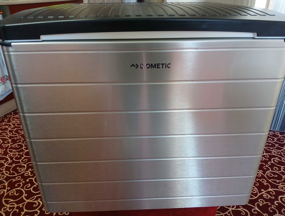 Нов Dometic хладилник на газ 12v,220v