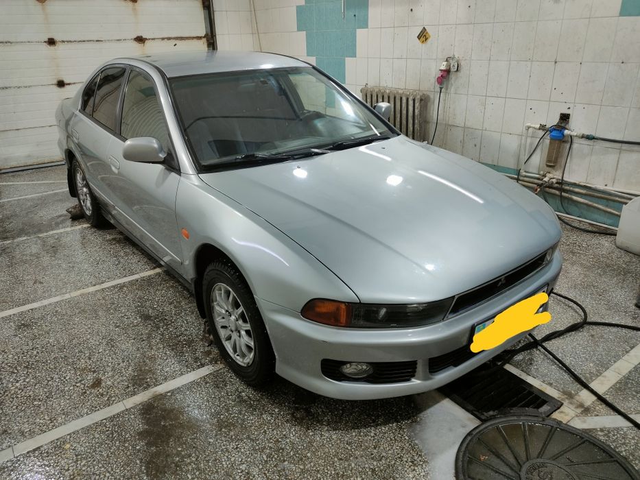 Mitsubishi Galant 8