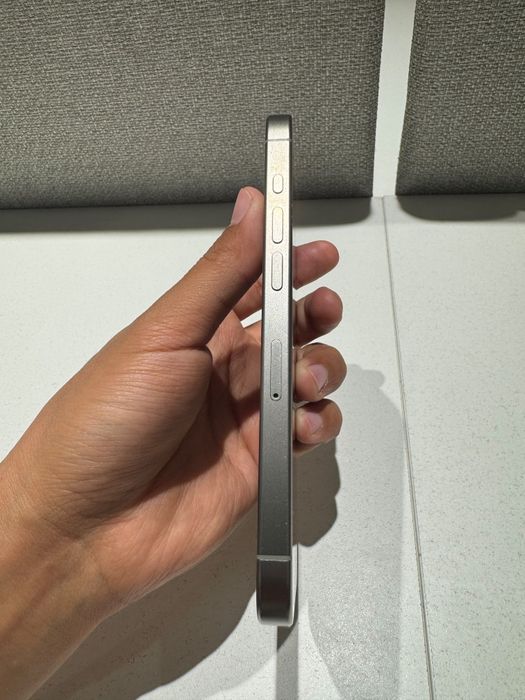 iPhone 15 pro в идеальном состоянии