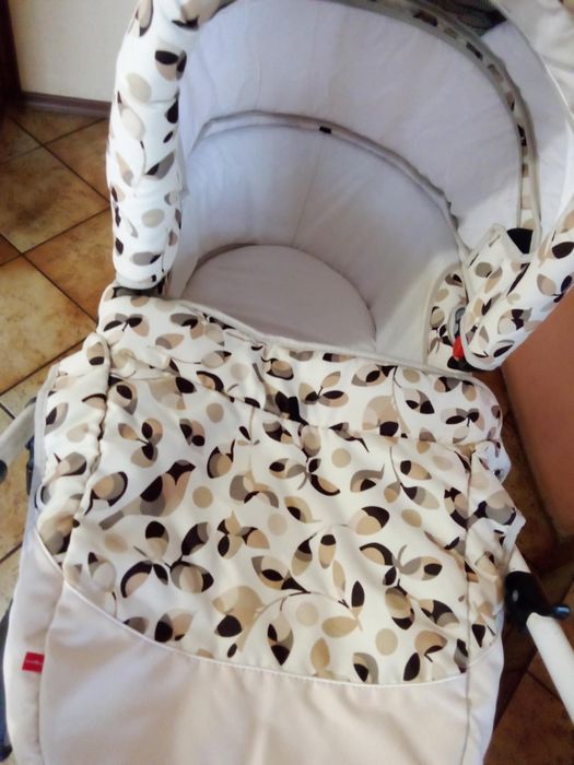 Продавам бебешка количка