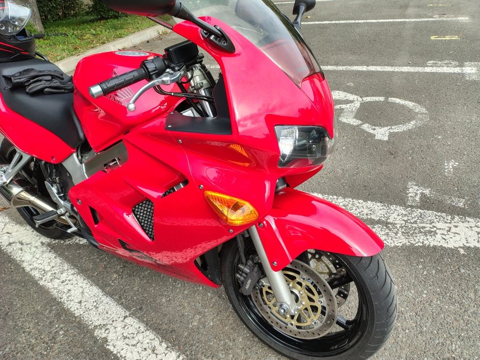 Vind Honda vfr 800fi