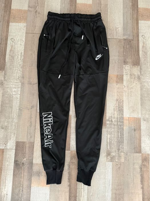 Pantaloni 50 de lei