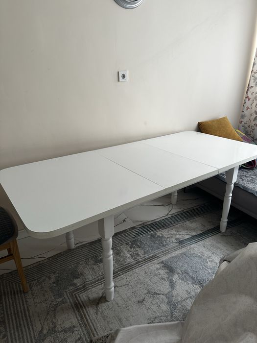 Стол белый, дерявянный