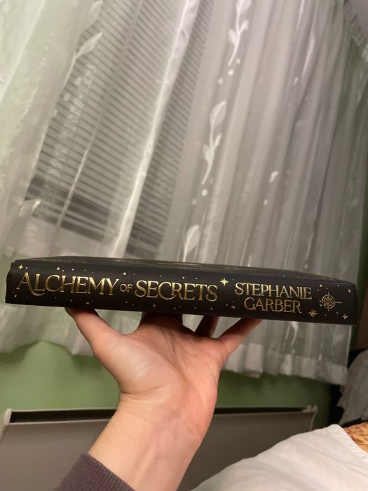 Alchemy Of Secrets, Stephanie Garber