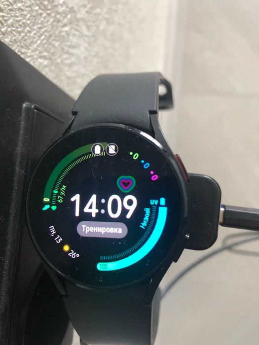 Samsung Galaxy Watch 4 (отличное состояние!)