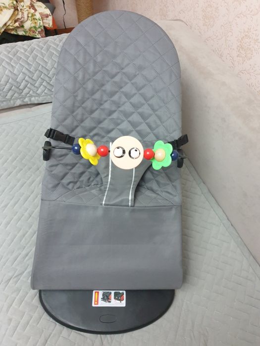 Продам шезлонг ( качалка) для малыша