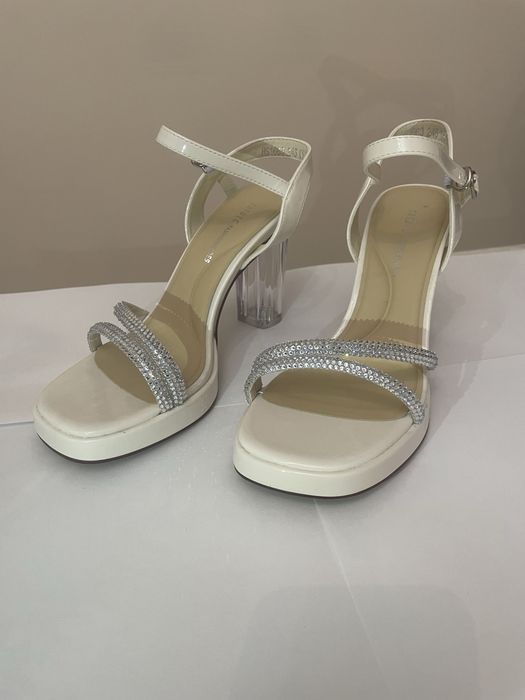 СРОЧНО босоножки на каблуке