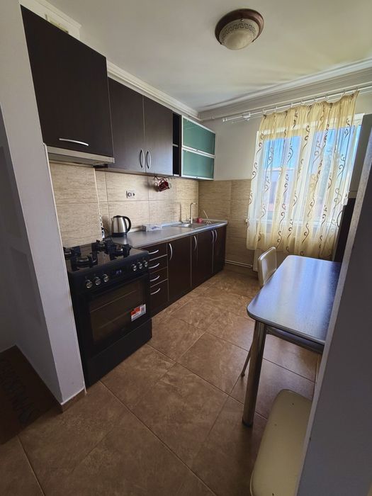 Inchiriez apartament regim hotelier