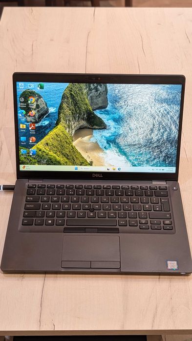 Лаптоп Dell Latitude 5400 / i5-8250U / 8 GB RAM / 256 NVMe / FHD
