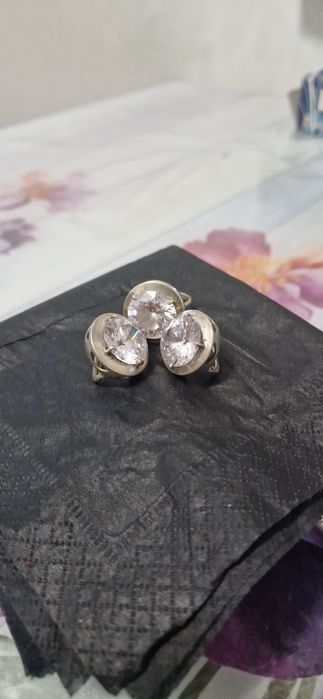 Продам комплект настоящее серебро.