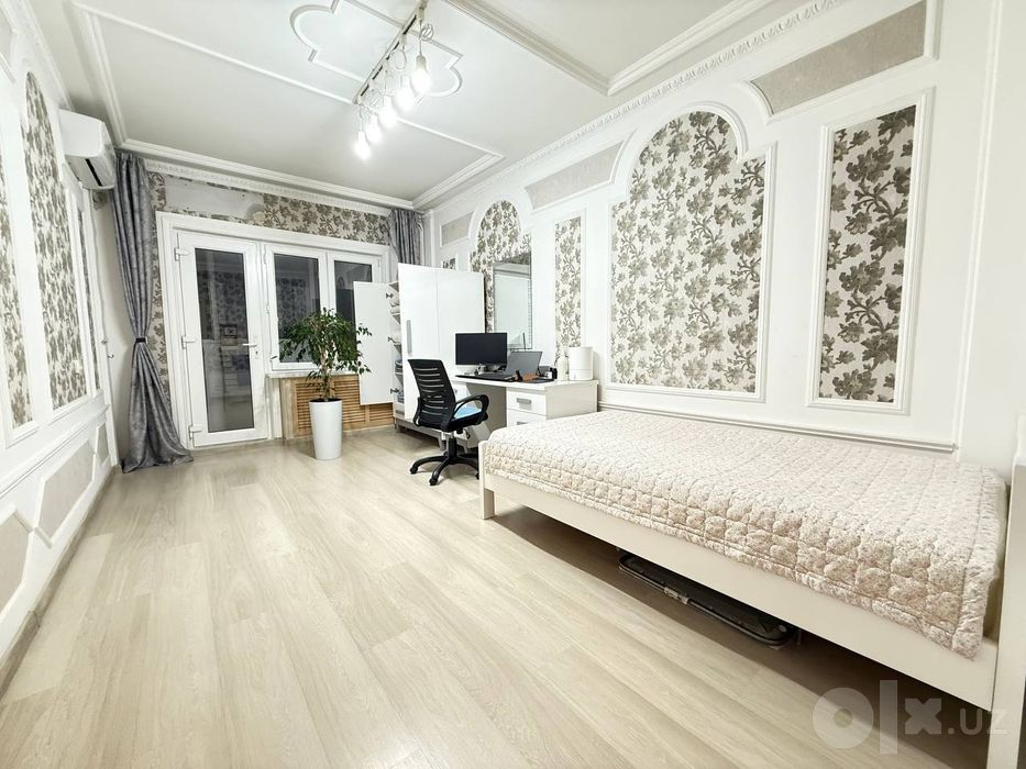 Продается 4х ком квартира, ориентир: напротивв ШохМед Центра, 182,15м²